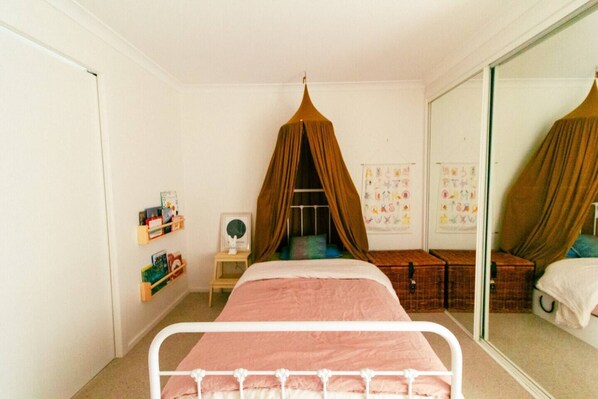 3 Schlafzimmer, Reisekinderbett, WLAN, Bettwäsche