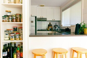 Réfrigérateur, four, plaque de cuisson, lave-vaisselle