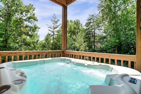 Enjoy this view while lounging in the hot tub!