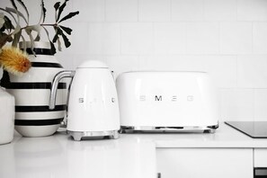 Kaffee und/oder Kaffeemaschine