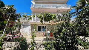 Exterior - Holiday apartment with terrace and air conditioning (Dramalj)