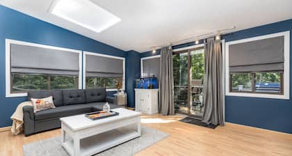 Ski Chalet-Style Home with Hot Tub Spa, Eastman Community