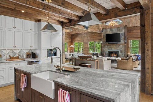 Luxury, Designer Home Near Mt Snow and Hermitage