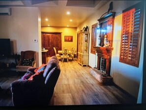 Smart-tv och eldstad