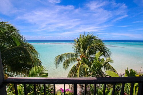Beachfront Luxury with Incredible Ocean Views