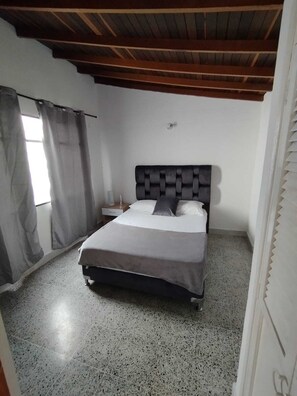 2 chambres, Wi-Fi gratuit, draps fournis