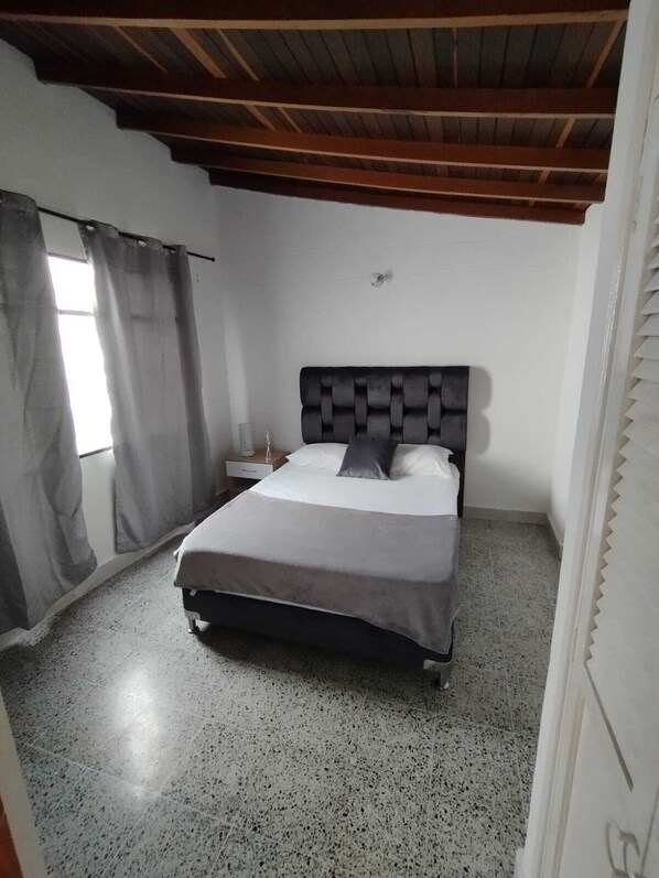 2 bedrooms, free WiFi, bed sheets