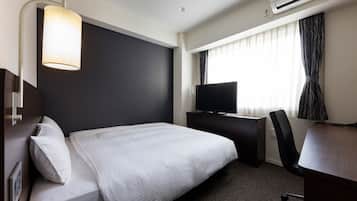 In-room safe, blackout drapes, free WiFi