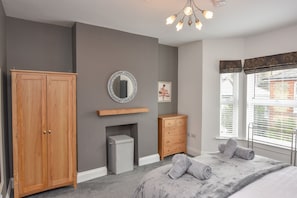 2 bedrooms, desk, iron/ironing board, travel cot