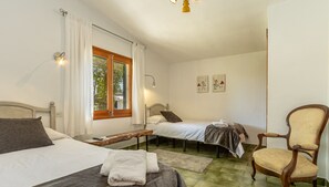 3 bedrooms, in-room safe, iron/ironing board, free WiFi