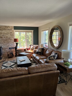 TV connectée, cheminée, jeux vidéo