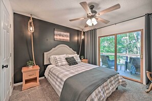 6 Schlafzimmer, Schreibtisch, Bügeleisen/Bügelbrett, Reisekinderbett