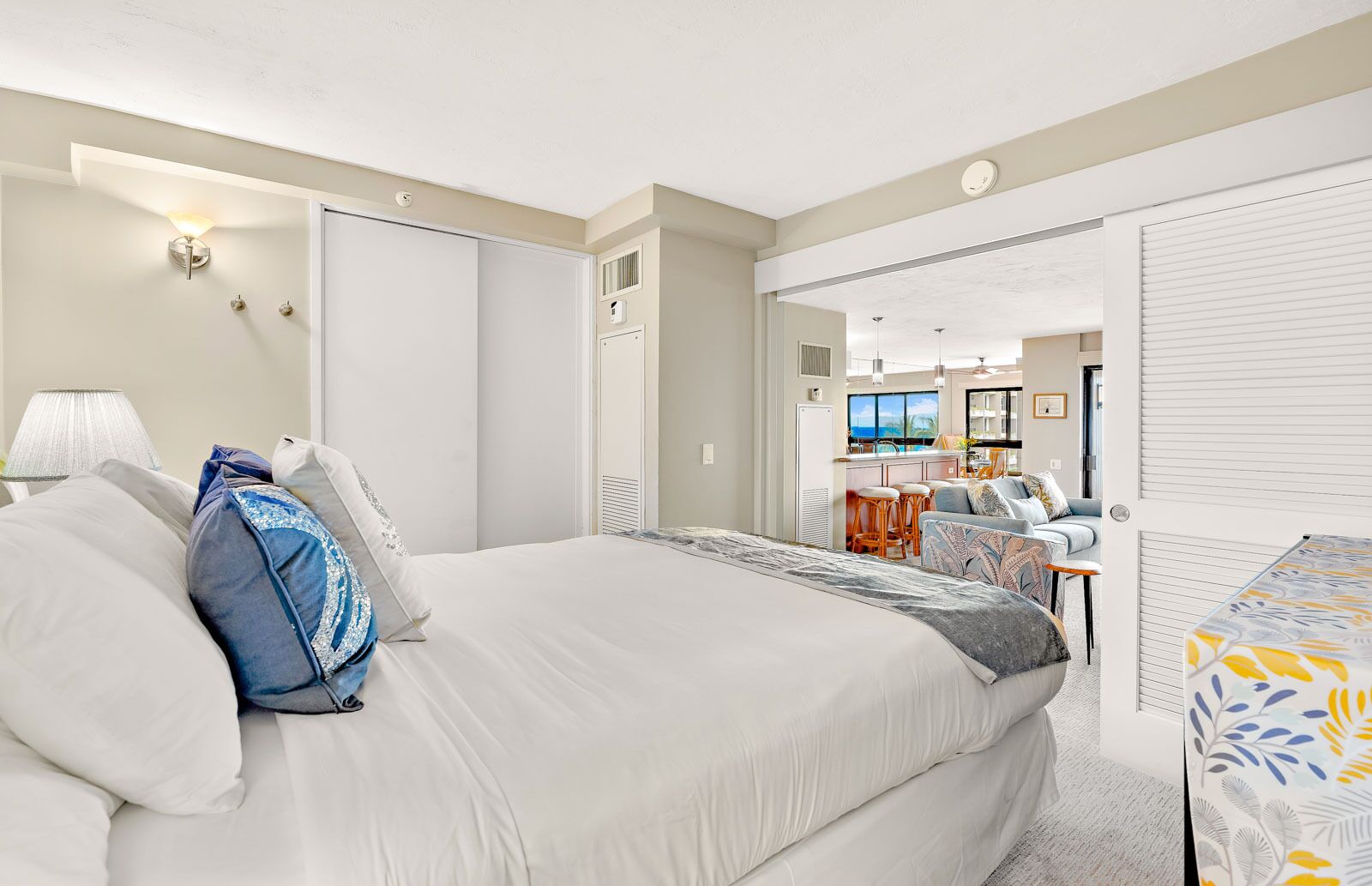 6 bedrooms, iron/ironing board, free WiFi, bed sheets