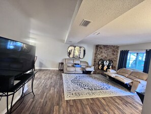 Smart TV, Netflix, streaming services