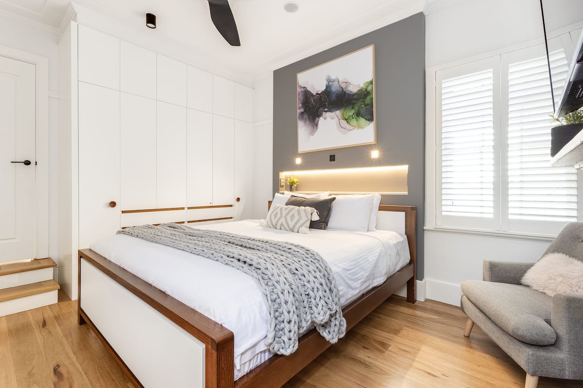 One Bedroom Apartment | 1 Schlafzimmer, Select-Comfort-Betten, individuell dekoriert