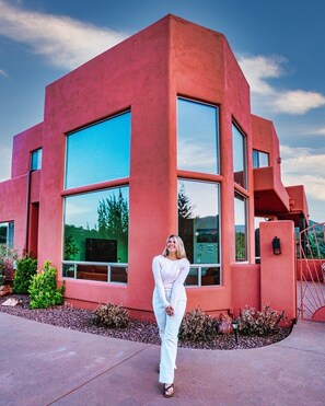Exterior - Views! Private Heated Pool + Spa + BBQ + Games + EV + High-speed Wifi (Sedona)