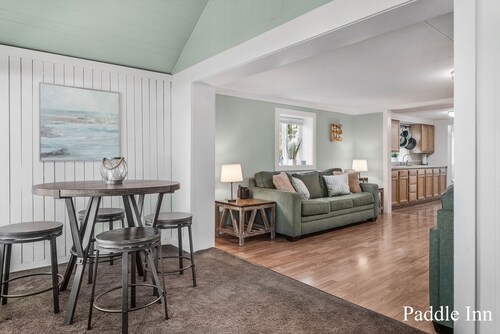 Weekday Specials!!  A Peaceful Getaway- Dog Friendly