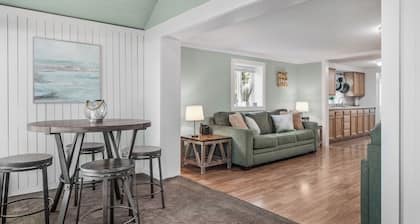 Weekday Specials!! A Peaceful Getaway- Dog Friendly