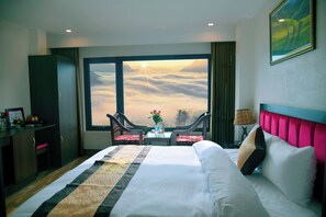 Desk, iron/ironing board, free WiFi - Sapa King Hotel (Sa Pa)