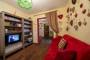 TV - Baita La Ciaburna (skiing nearby), Bardonecchia, Italy (Bardonecchia)