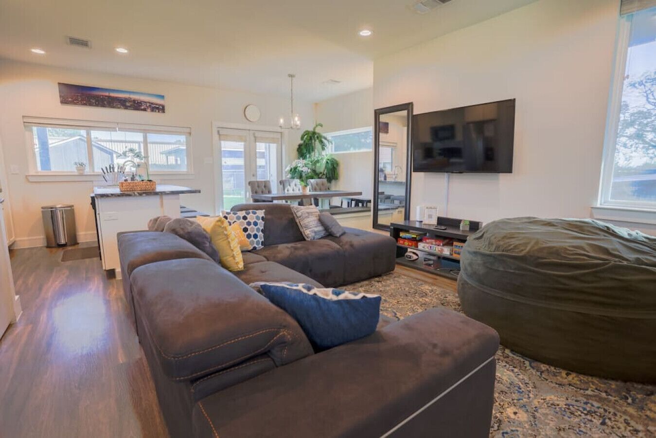 Discount! | 3 King Beds Close to Downtown