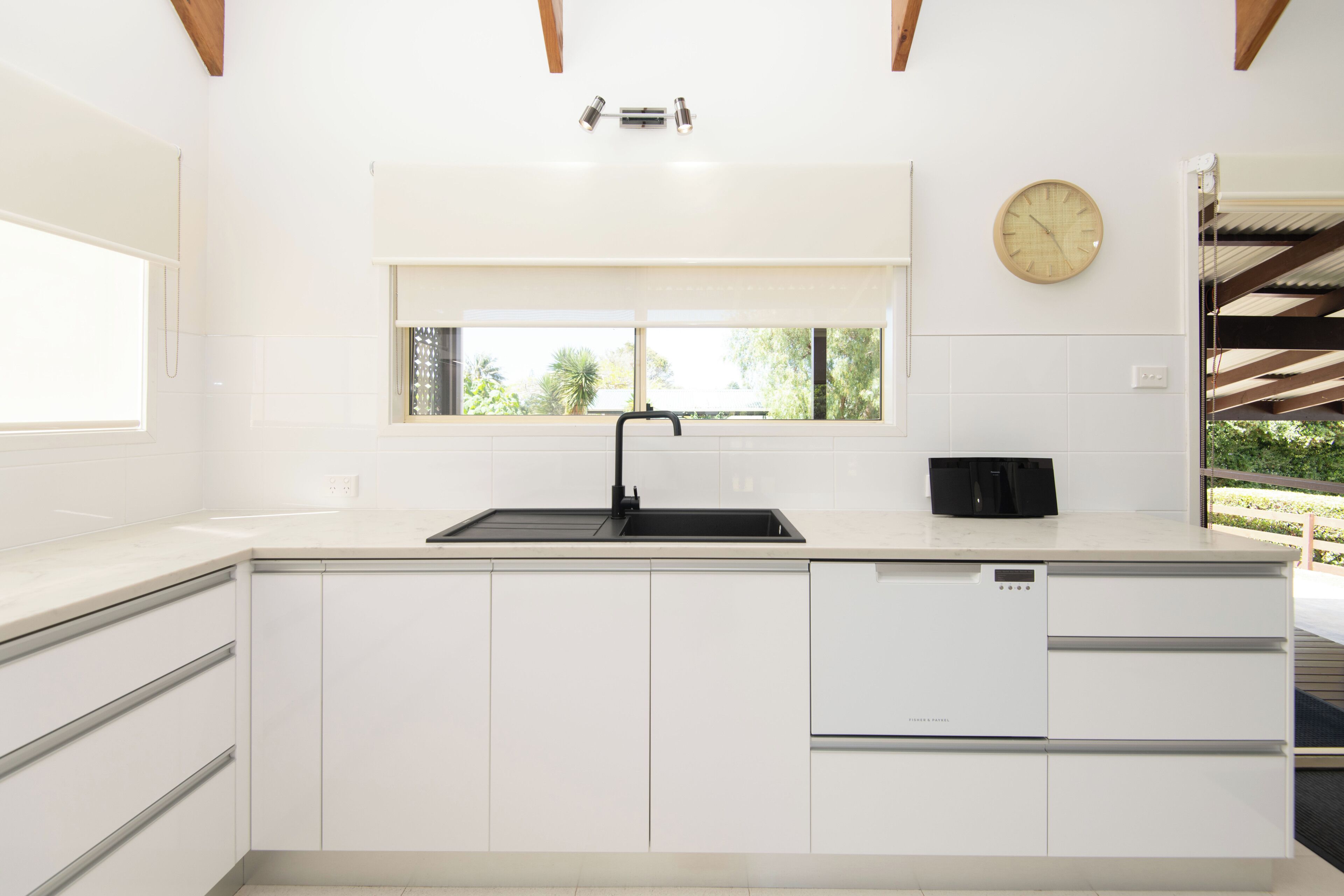 Hus | Eget kjøkken | Kjøleskap, mikrobølgeovn, ovn og kokeplater