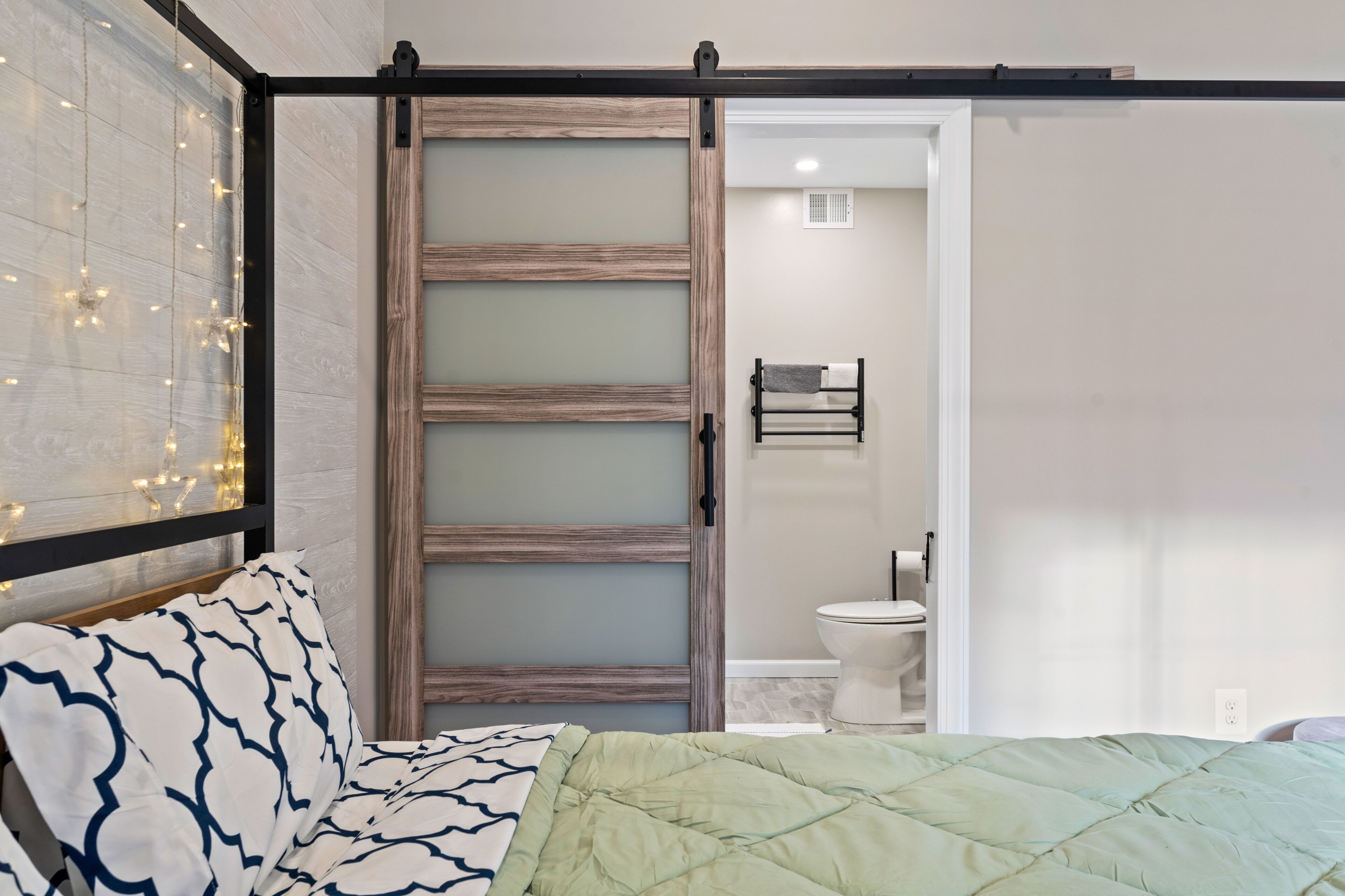 3 bedrooms, desk, iron/ironing board, free WiFi