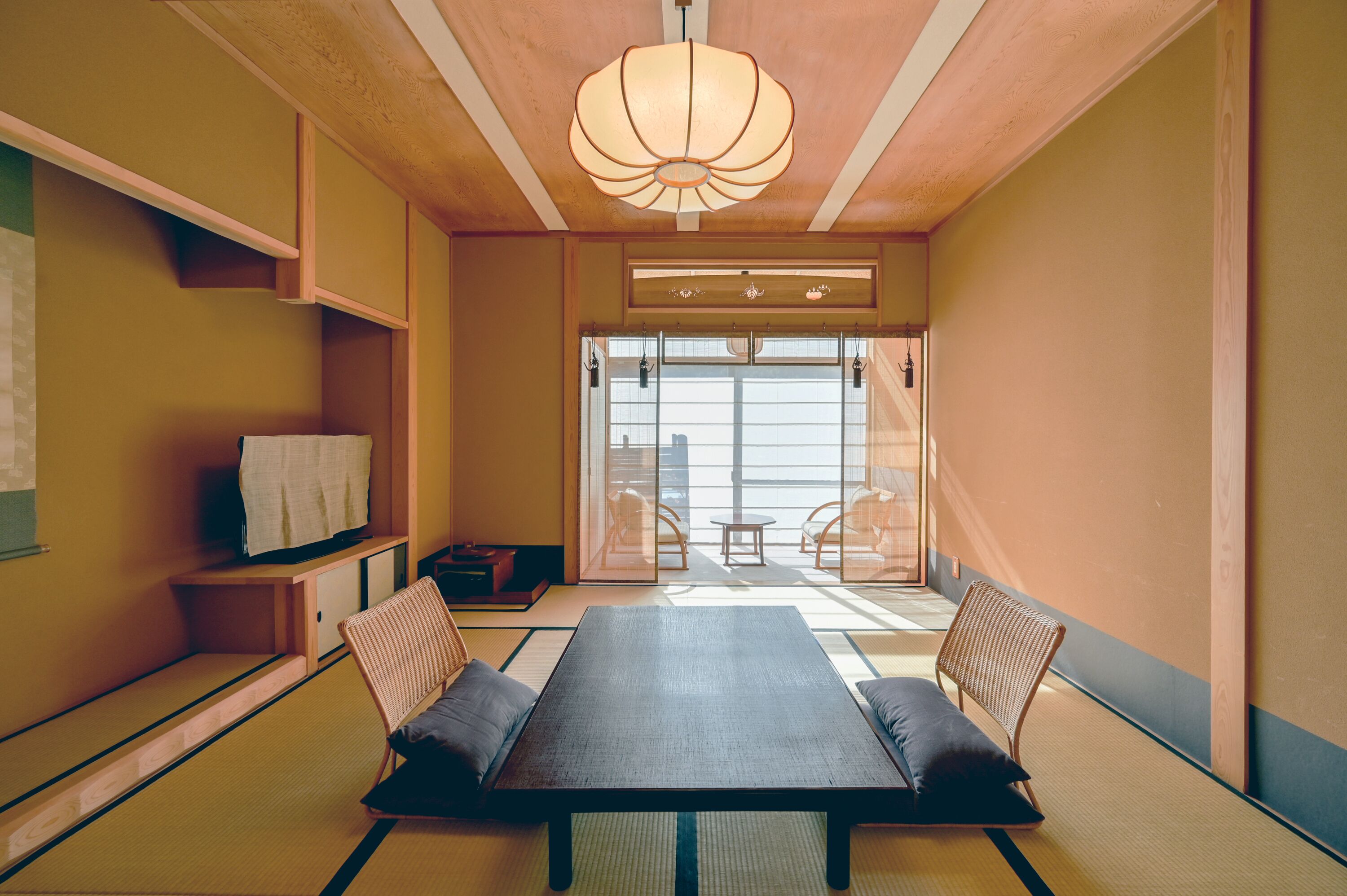 Habitación, fumadores (Type D, Private indoor bath, 32+sqm) | Servicio de comidas en la habitación