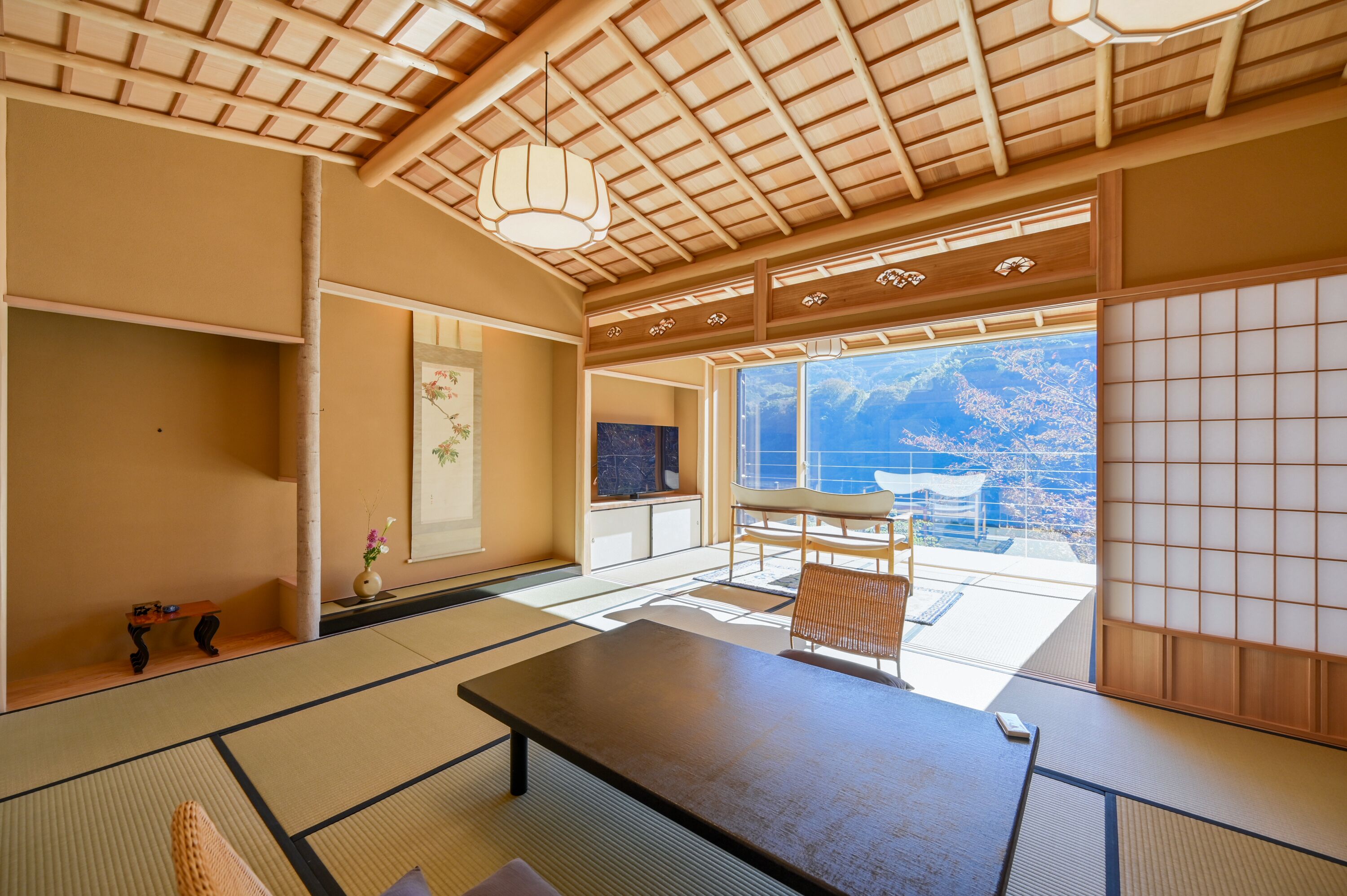 Habitación tradicional, para fumadores (Special Room, Onsen, Japanese Style) | Caja de seguridad en la habitación y decoración personalizada 