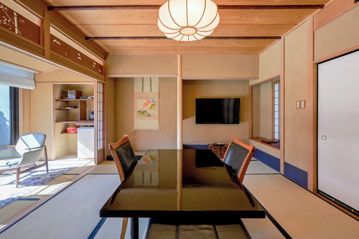 Caja de seguridad en la habitación y decoración personalizada