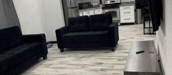 Modern 3 Bedroom 2 Bath Home Centrally Located!