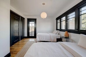 4 habitaciones, escritorio, tabla de planchar con plancha y wifi gratis