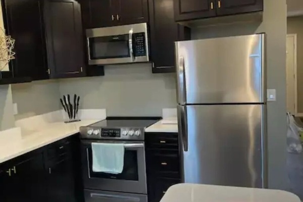 Frigorífic, microones, forn i placa de cuina