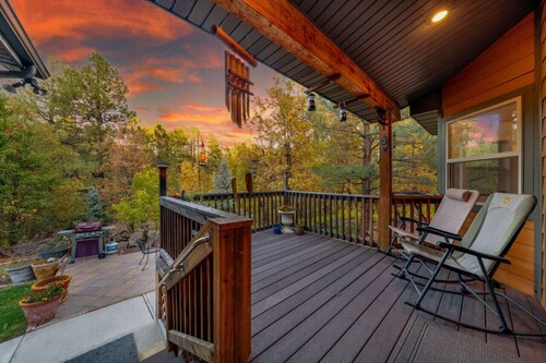 Billy Creek / Fireplaces / Xmas Time / 3 BR & 2BA