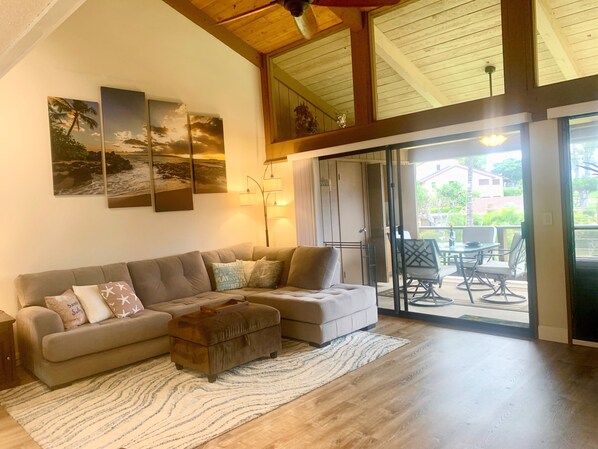 Smart-TV, DVD-Player, Videothek, Arbeitsbereiche