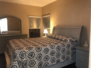 3 Schlafzimmer, Bügeleisen/Bügelbrett, WLAN, Bettwäsche
