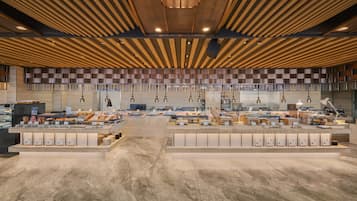 Daily buffet breakfast (KRW 60000 per person)