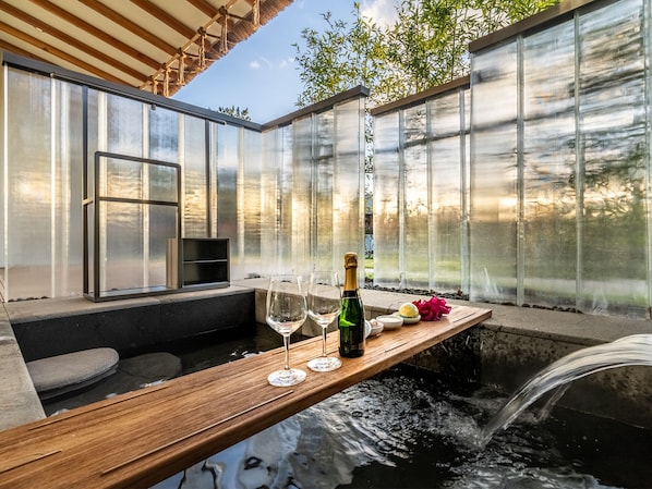 Baignoire à remous privée