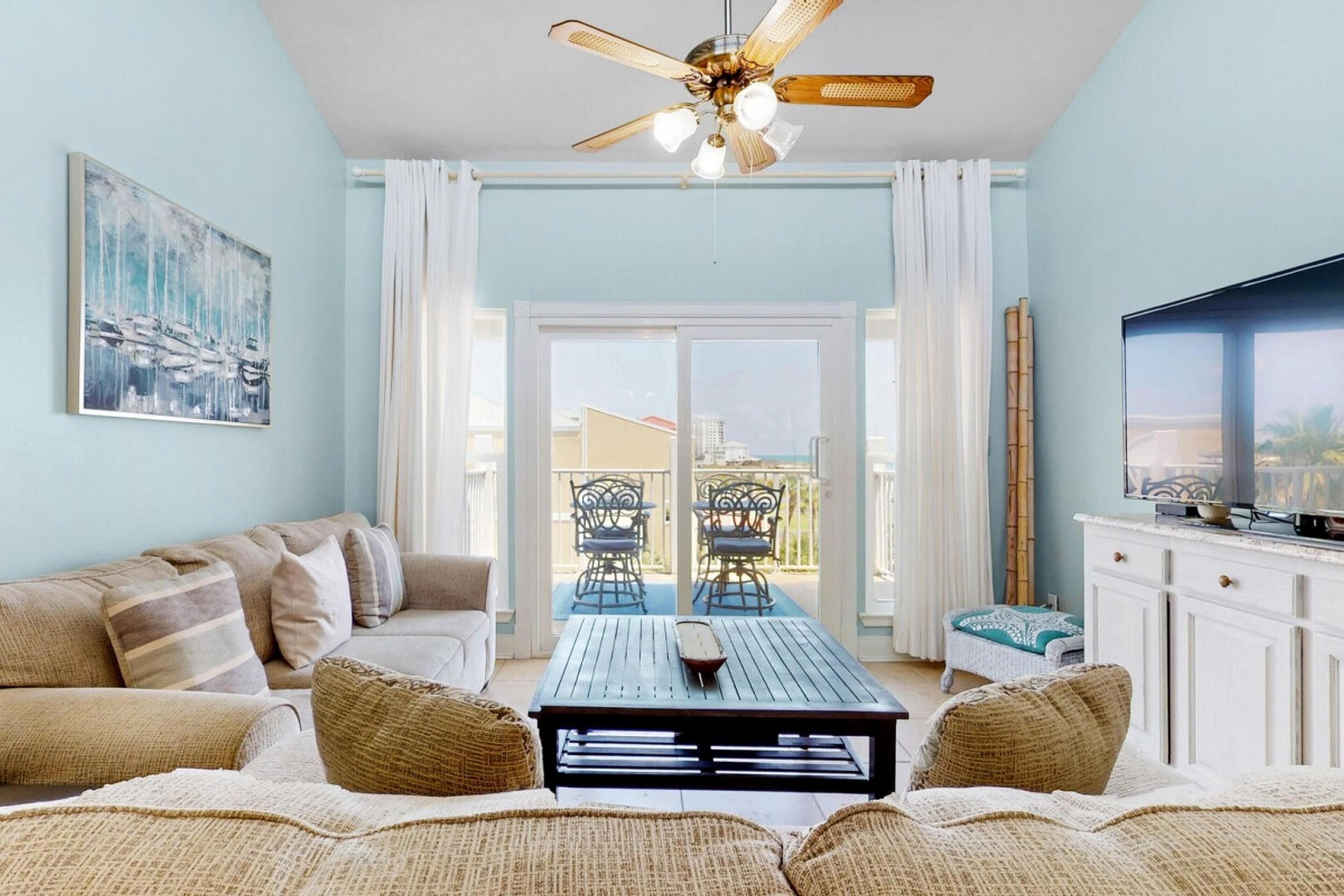 Condo, 2 Bedrooms | Living room