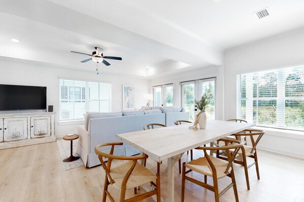 Interior - Bay Belle by Gold Star Vacation Rentals (Orange Beach)