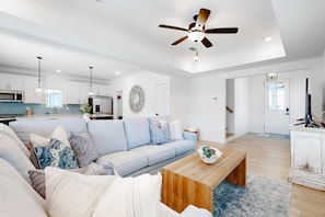 House, 3 Bedrooms | Living room - Bay Belle by Gold Star Vacation Rentals (Orange Beach)