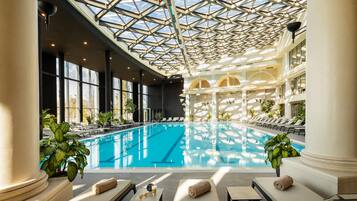 3 indoor pools, 3 outdoor pools