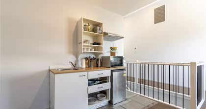 Gawler Townhouse Modern 1 Bedroom Plus optional Futon, with bathtub