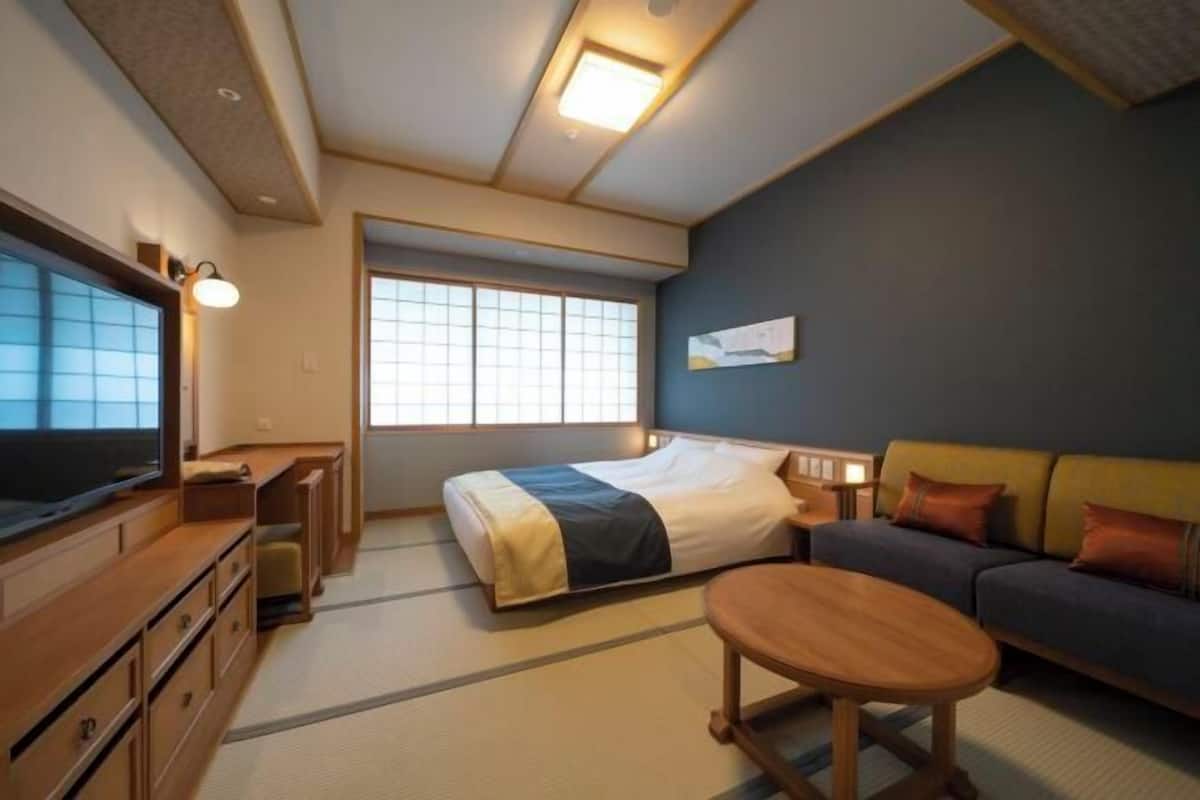 In-room safe, desk, iron/ironing board, free WiFi