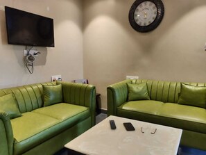 Deluxe Room - The Republic Hotel (Ambala)