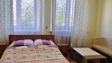 Classic Double or Twin Room | Individually decorated, individually furnished, free WiFi, bed sheets