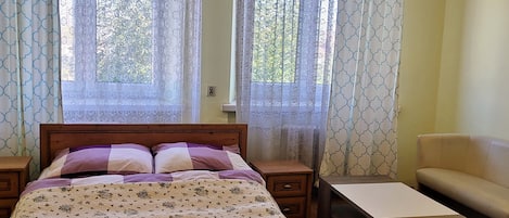 Chambre classique double ou avec lits jumeaux | Décor unique, ameublement unique, accÚs au Wi-Fi (inclus)