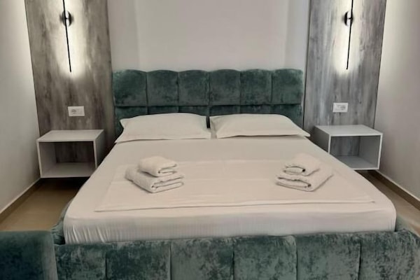 Triple Room, Balcony | Iron/ironing board, bed sheets