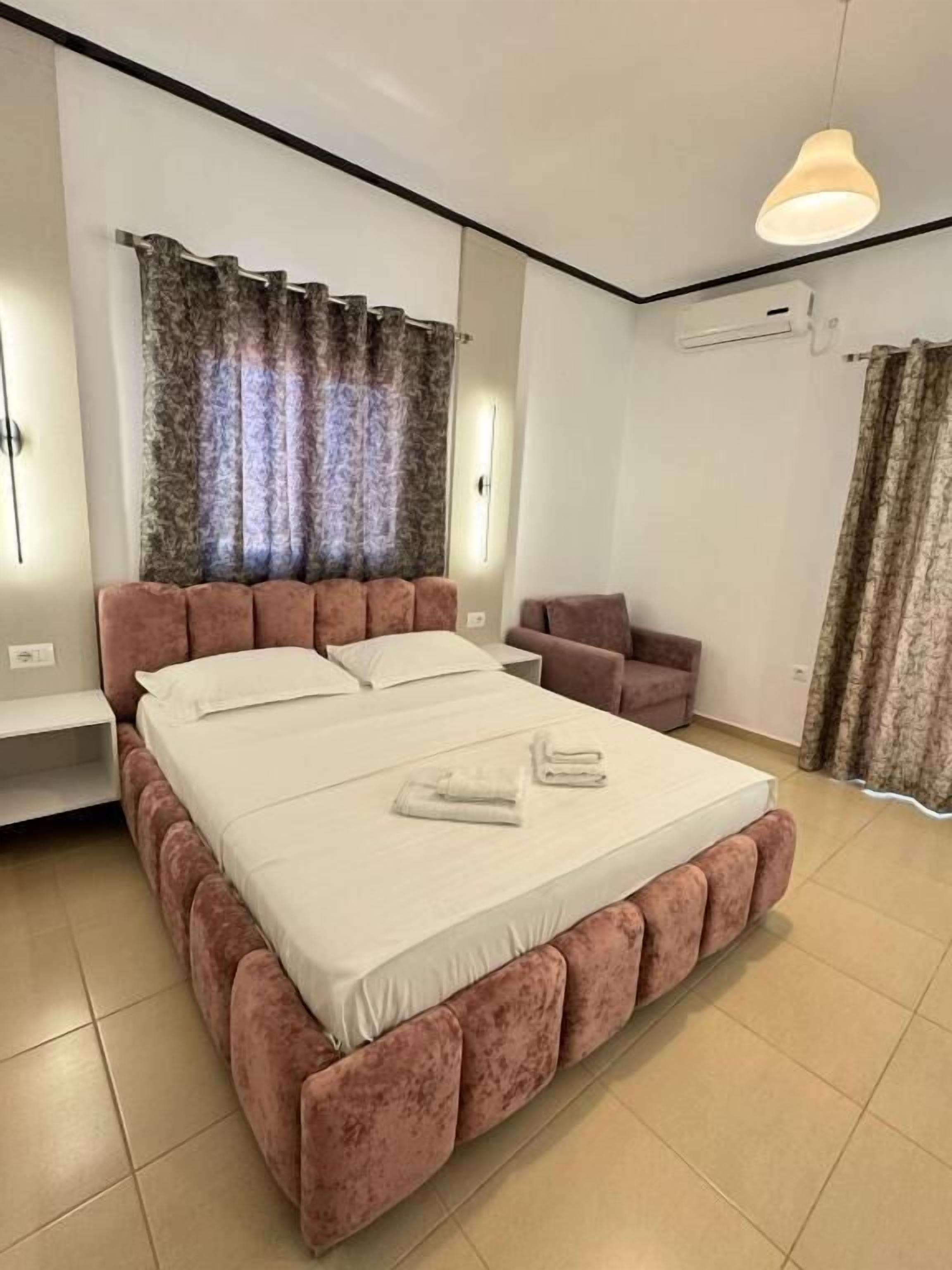 Phòng đôi, ban công | Bàn ủi/dụng cụ ủi quần áo, bộ trải giường 