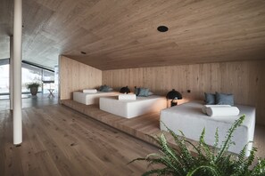 Soins corporels, massages des tissus profonds, massages sportifs